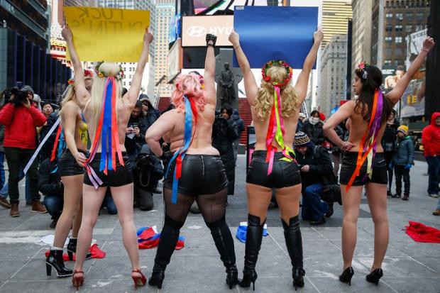 Активістки Femen. Фото: konstolkh2016.livejour